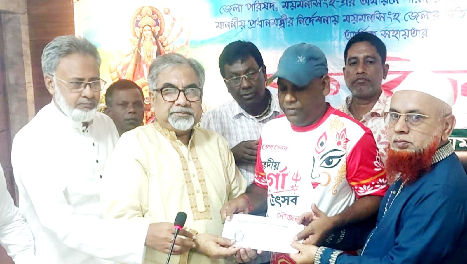 ভালুকায় ২৭টি পূজামণ্ডপে আর্থিক সহায়তা চেক বিতরণ