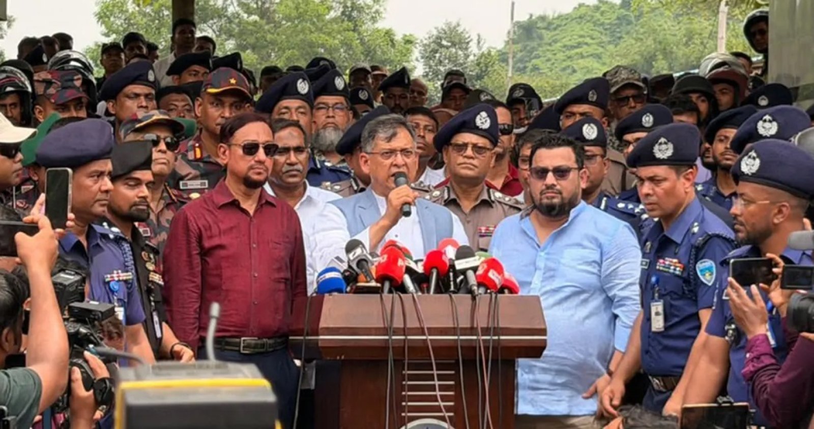 সন্ত্রাসী ও মাদক নির্মূলে পুলিশকে আরও কার্যকর ভূমিকা নিতে হবে-স্বরাষ্ট্রমন্ত্রী