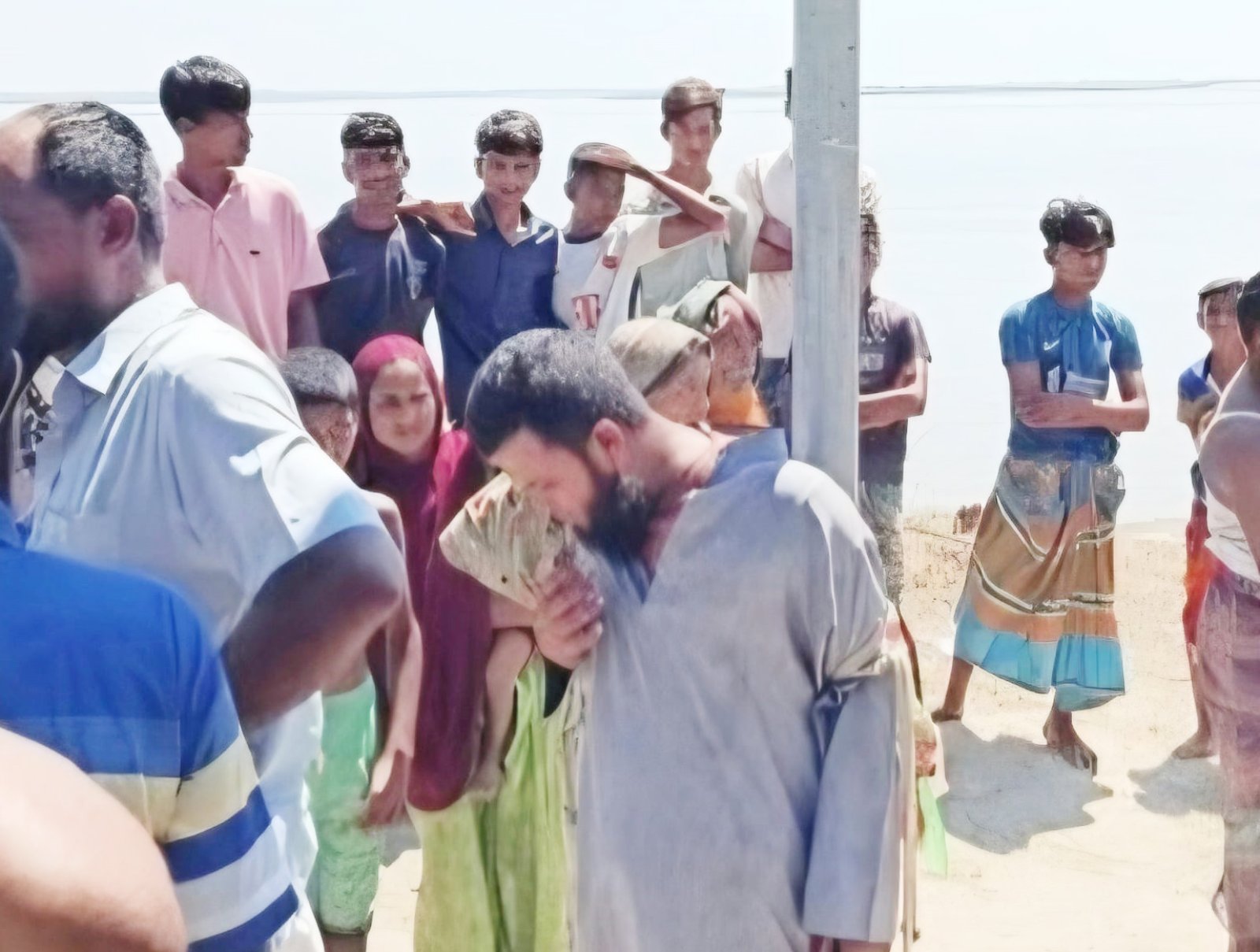 গাইবান্ধায় মাদ্রাসাছাত্রীকে ধর্ষণের অভিযোগ ॥ প্রধান শিক্ষককে বেঁধে গণধোলাই