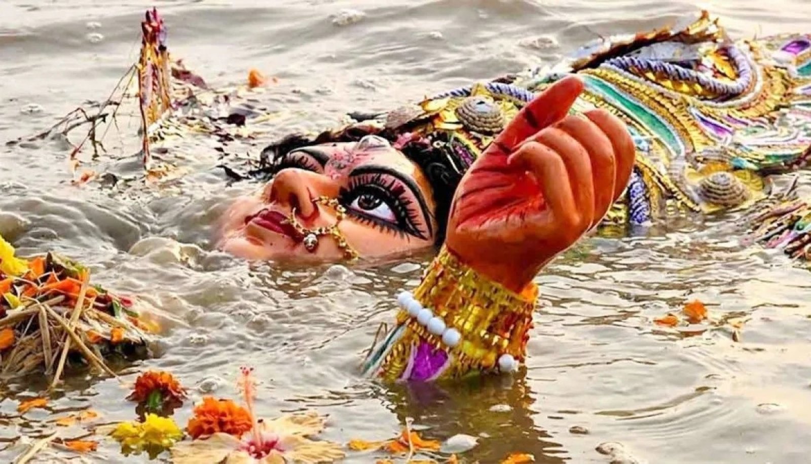 জয়পুরহাটে প্রতিমা বিসর্জনের মধ্য দিয়ে শারদীয় দুর্গোৎসবের সমাপ্তি