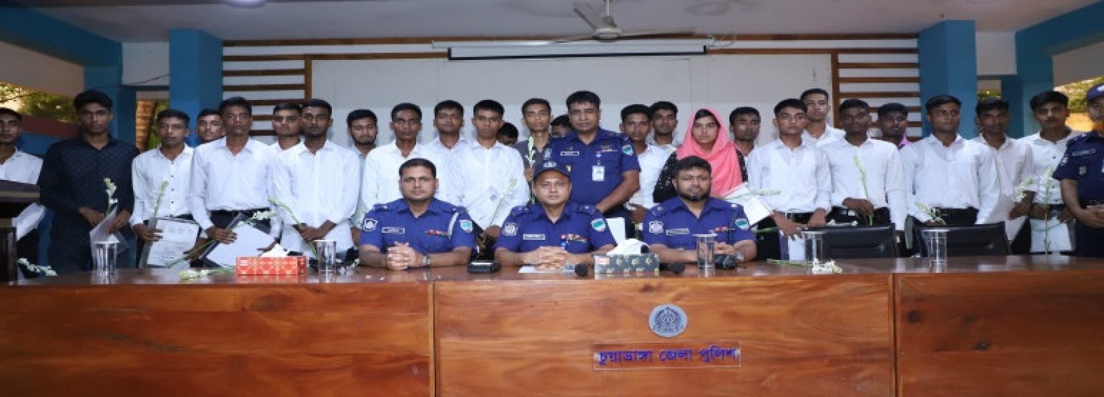 ১২০ টাকায় পুলিশে চাকুরী পেল চুয়াডাঙ্গার ২১জন তরুণ-তরুণী