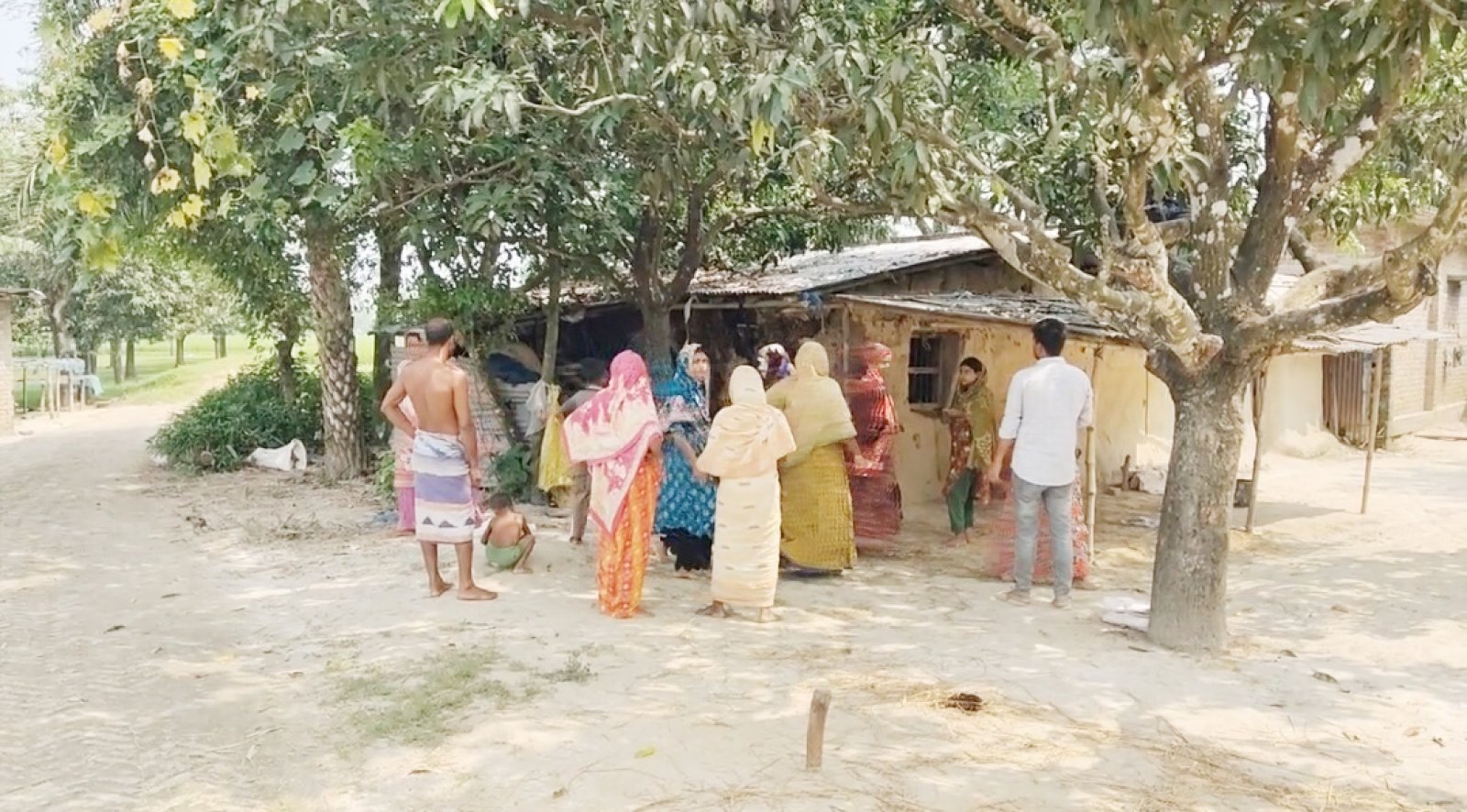 নাচোলে গোয়াল ঘরের সিঁদ কেটে গরু- ছাগল চুরি