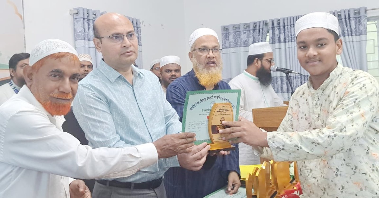 চাঁপাইনবাবগঞ্জে ই’ফার উদ্যোগে শিশু-কিশোর ইসলামী সাংস্কৃতিক প্রতিযোগিতার পুরস্কার বিতরণী