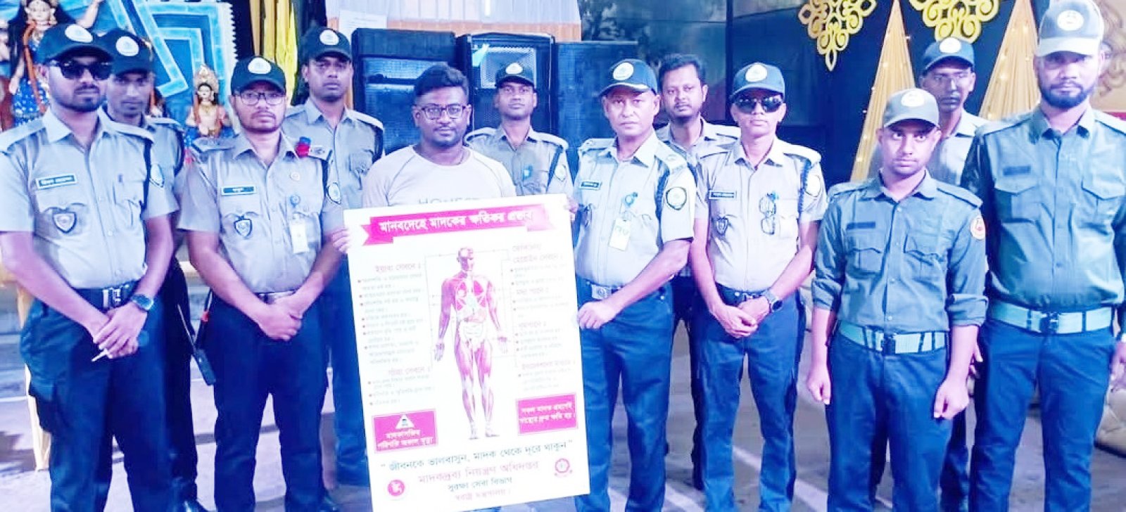 চাঁপাইনবাবগঞ্জে দুর্গাপূজা উপলক্ষে ডিএনসি’র মন্দির পরিদর্শন