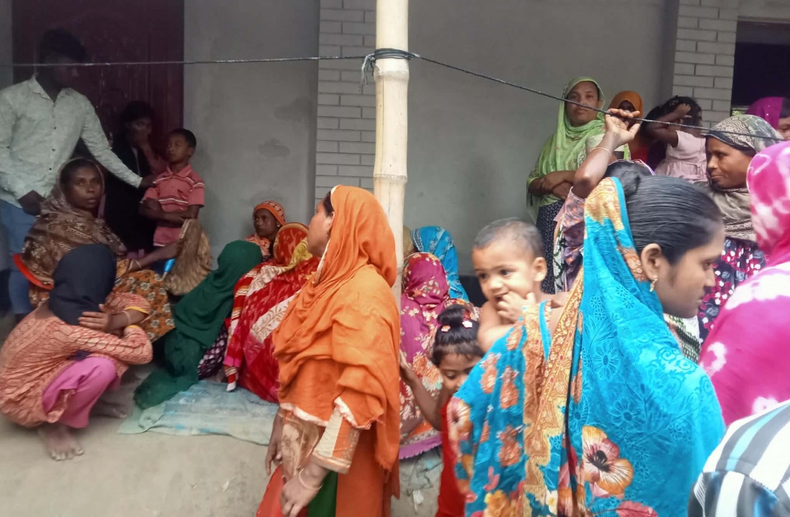 সাদুল্লাপুরে অটোরিকশার চাকায় পিষ্ট হয়ে শিশুর মৃত্যু