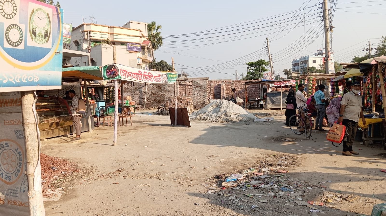 গোদাগাড়ী চত্তরের সরকারি জায়গা দখলের অভিযোগ
