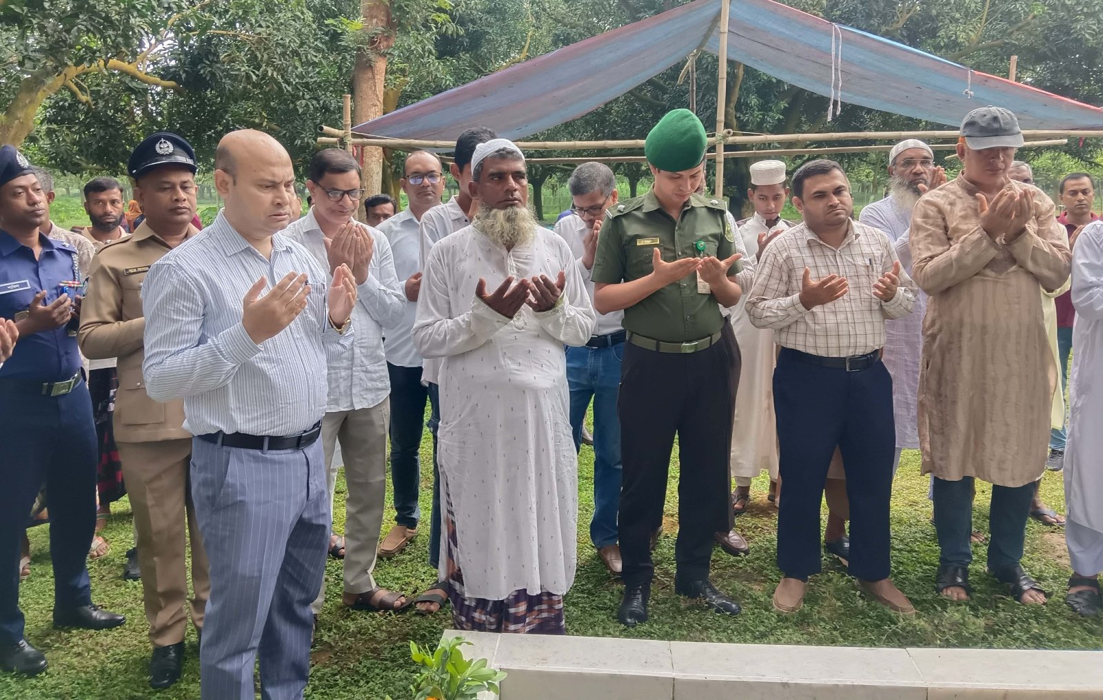 গোমস্তাপুরে জুলাই গণঅভ্যুত্থান দিবস পালিত ॥ শহীদ তারেক হোসেনের সমাধিতে শ্রদ্ধাঞ্জলি