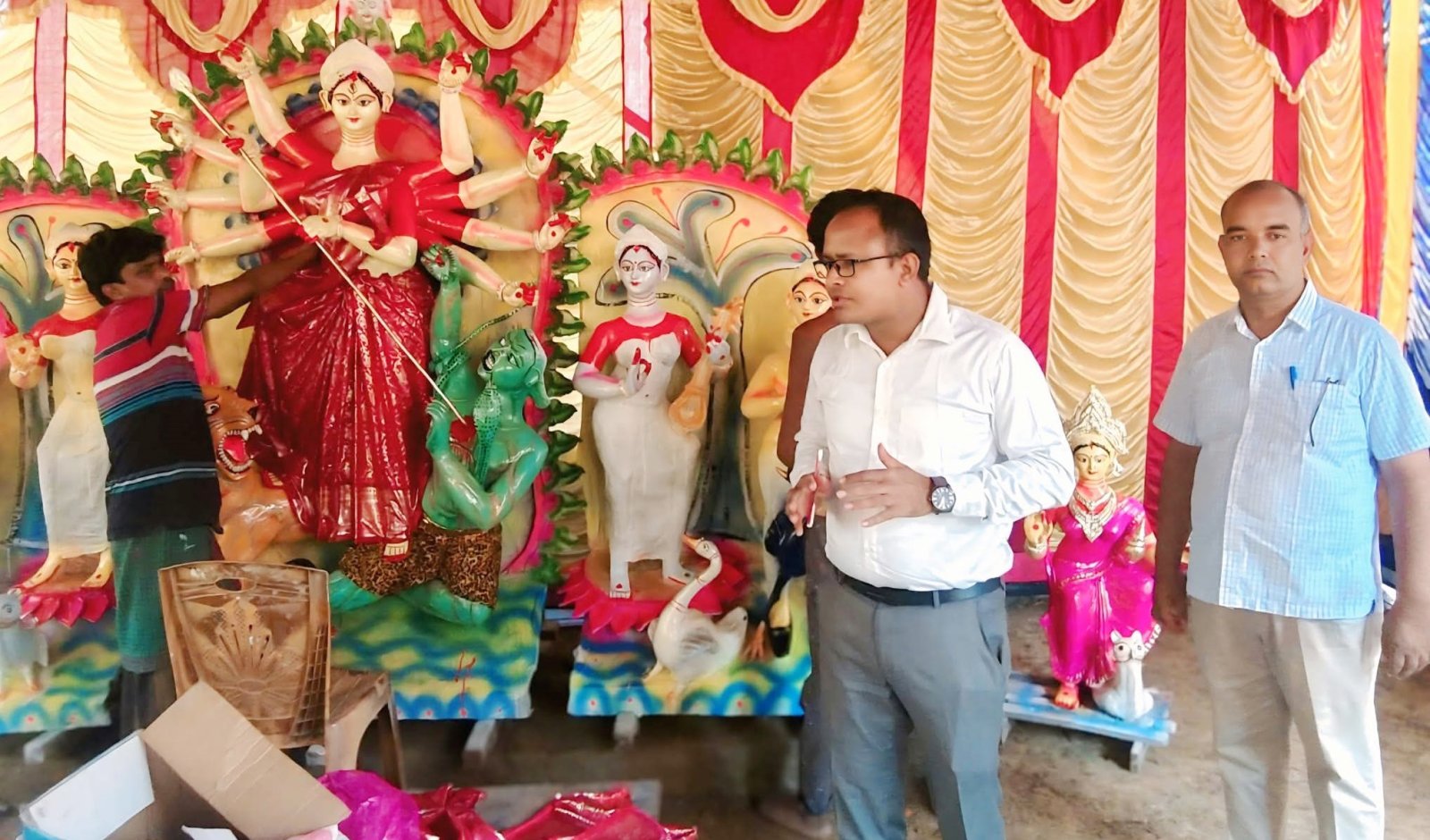 দুর্গাপূজা নির্বিঘ্নে উদ্যাপনে আইনশৃঙ্খলা জোরদার করা হবে-গোমস্তাপুর ইউএনও