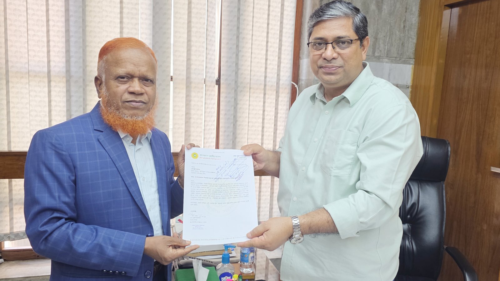 চাঁপাইনবাবগঞ্জ পৌরসভায় মশক নিধন মেশিন ও গারবেজ ট্রাক বরাদ্দের আবেদন সদর এমপি’র