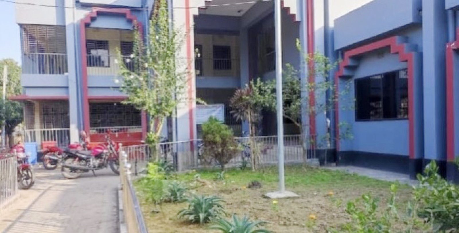 নাচোল পৌরসভায় সুপেয় পানির তীব্র সংকট ॥ ডেঙ্গু ঝুঁকিতে অর্ধলক্ষ মানুষ