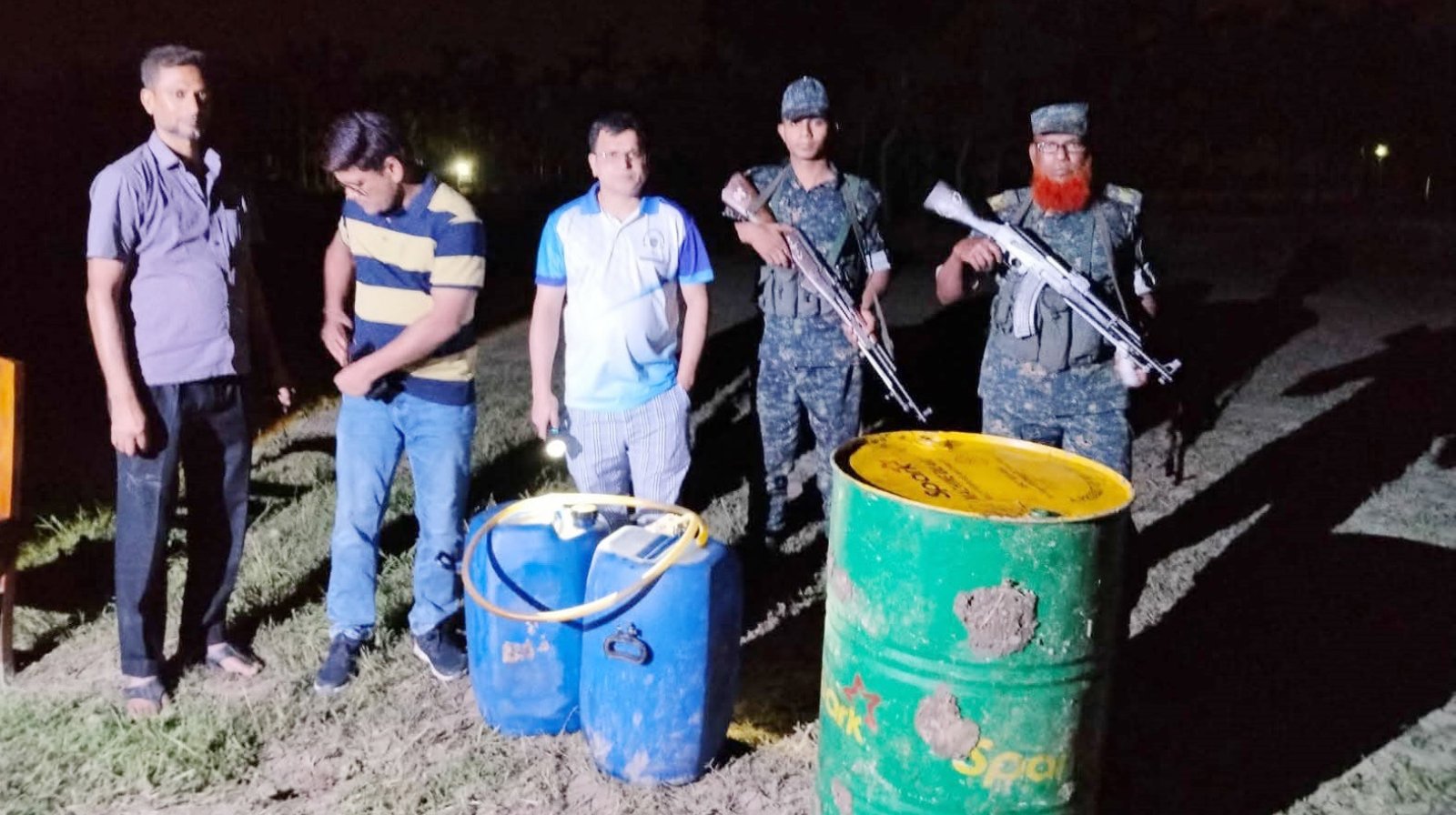 নাটোরে ঔষধি গ্রামে অবৈধ পুকুর খননে অভিযান ॥ ব্যাটারি ও যন্ত্রপাতি জব্দ