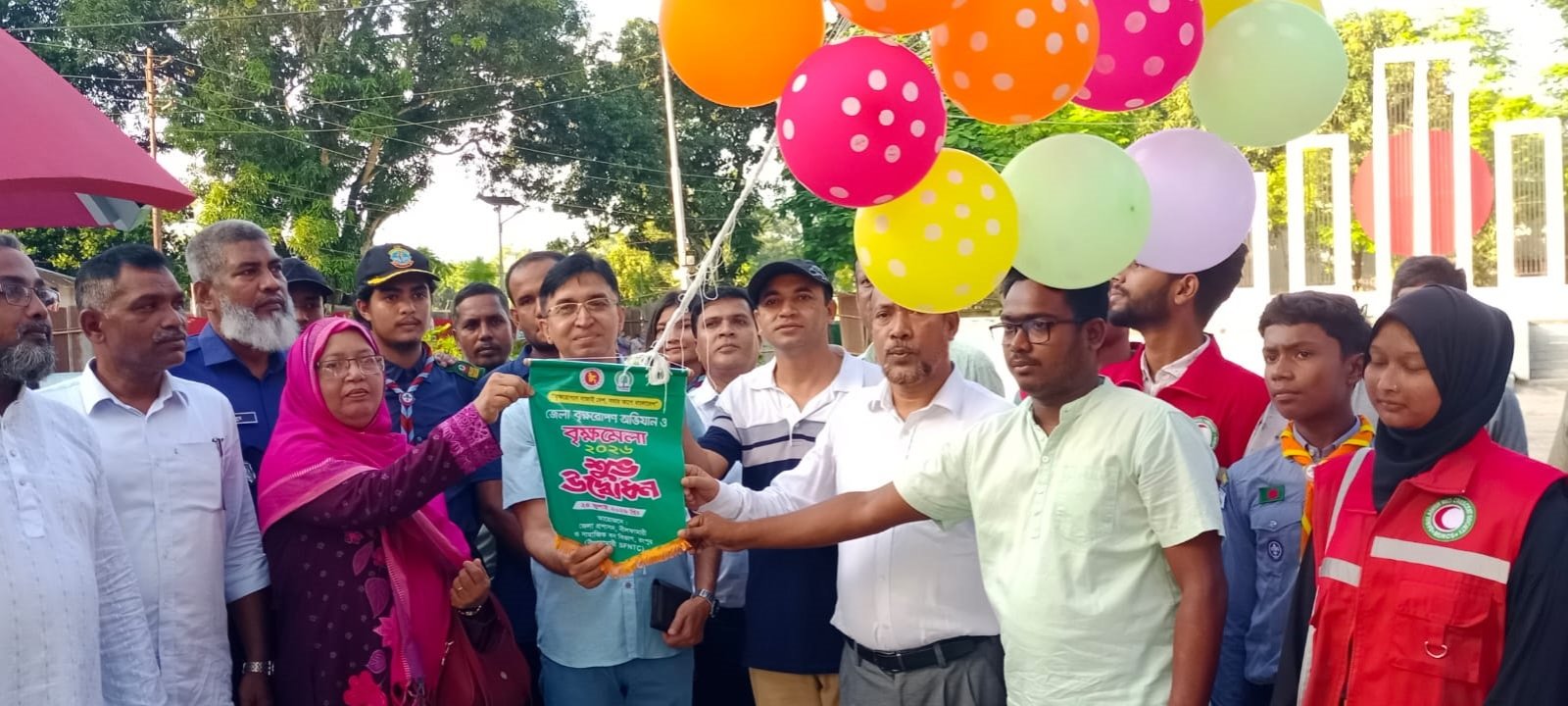 ‘বৃক্ষরোপণে সাজাই দেশ, সবার আগে বাংলাদেশ’॥ নীলফামারীতে সপ্তাহব্যাপী বৃক্ষমেলা