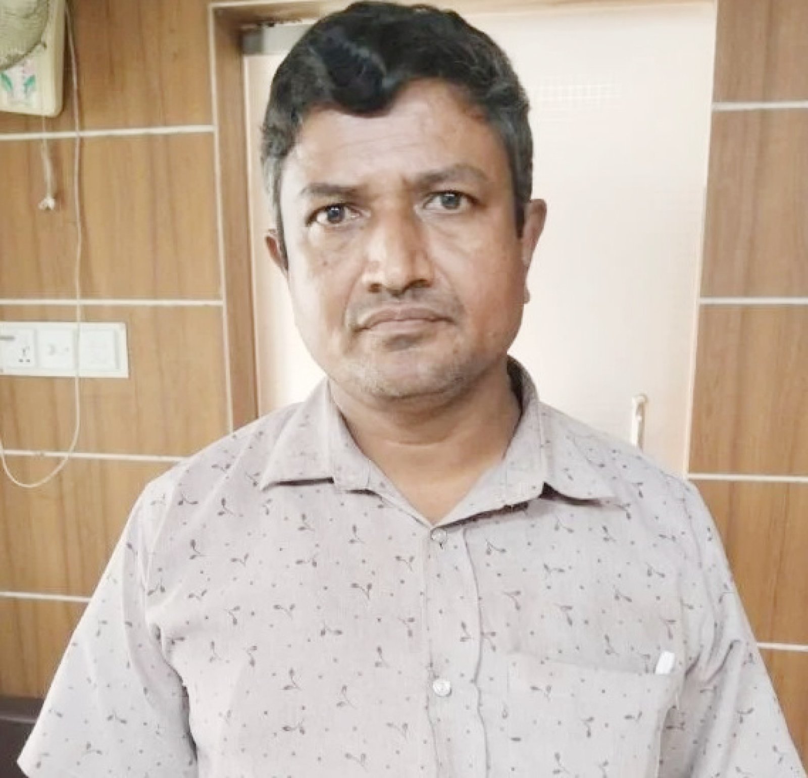 শিক্ষক দিবসের ব্যানারে ‘শেখ হাসিনার বাংলাদেশ’ ॥ প্রধান শিক্ষক আটক