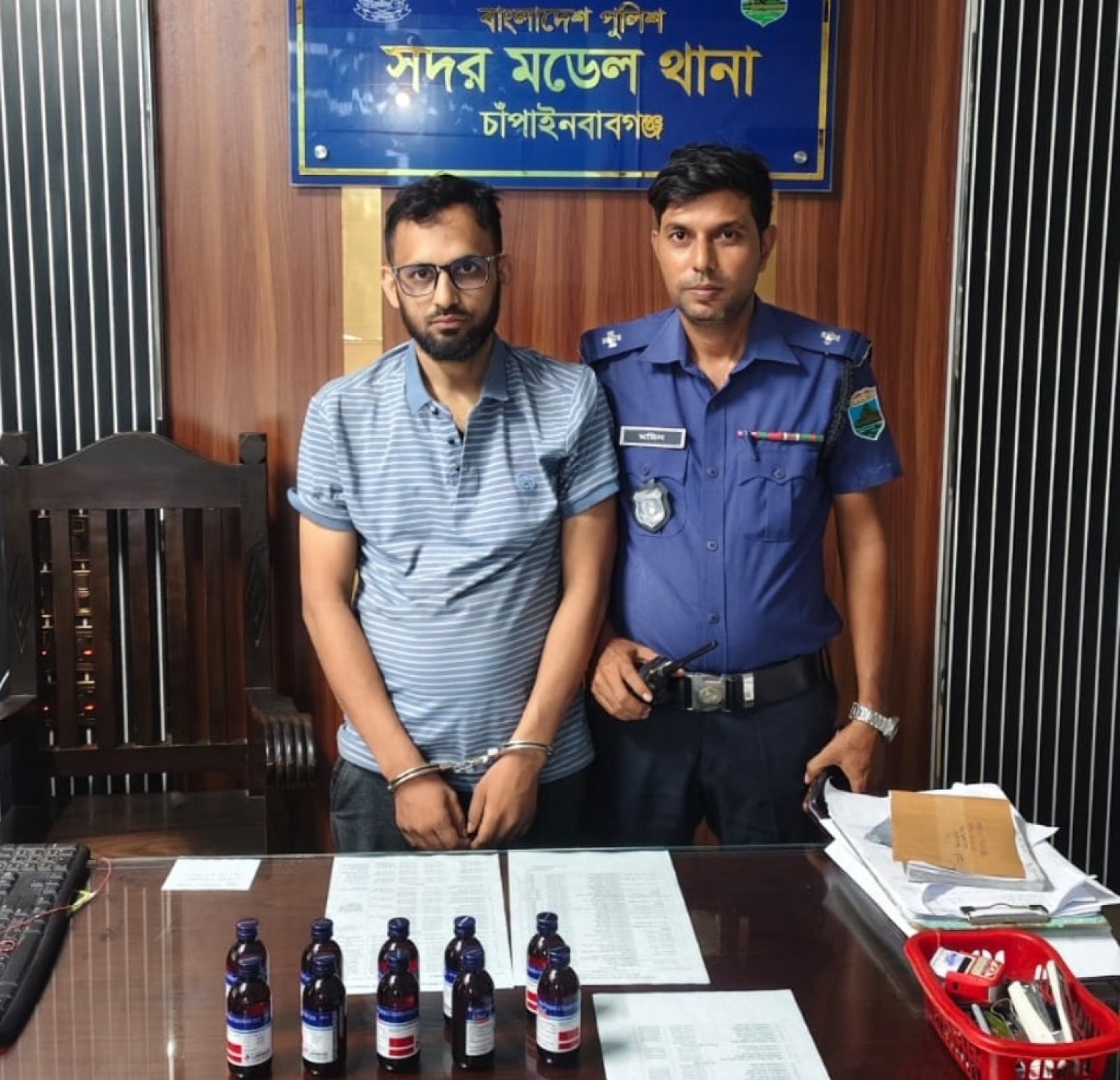 সদর মডেল থানার অভিযানে এস্কাফ সিরাপসহ গ্রেফতার এক