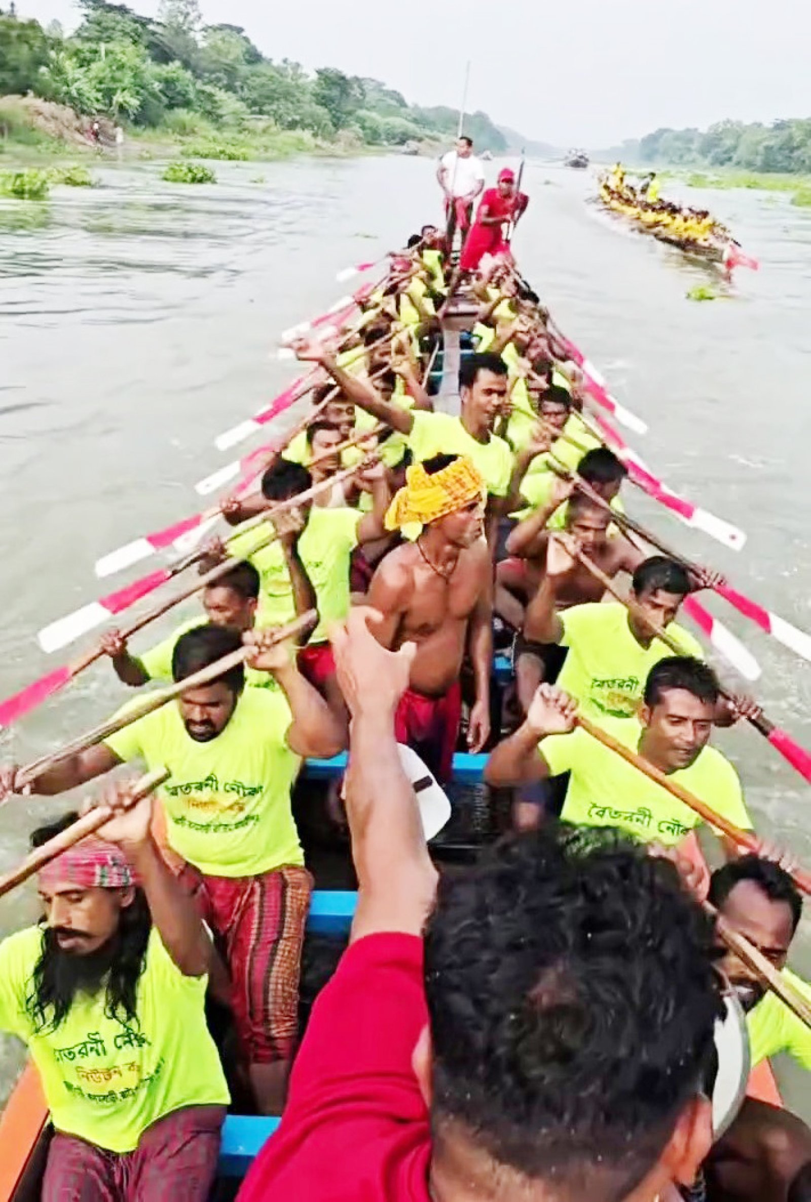 ঘাঘর নদীসহ বিভিন্ন স্থানে গ্রামবাংলার ঐতিহ্যবাহী নৌকাবাইচ প্রতিযোগিতা