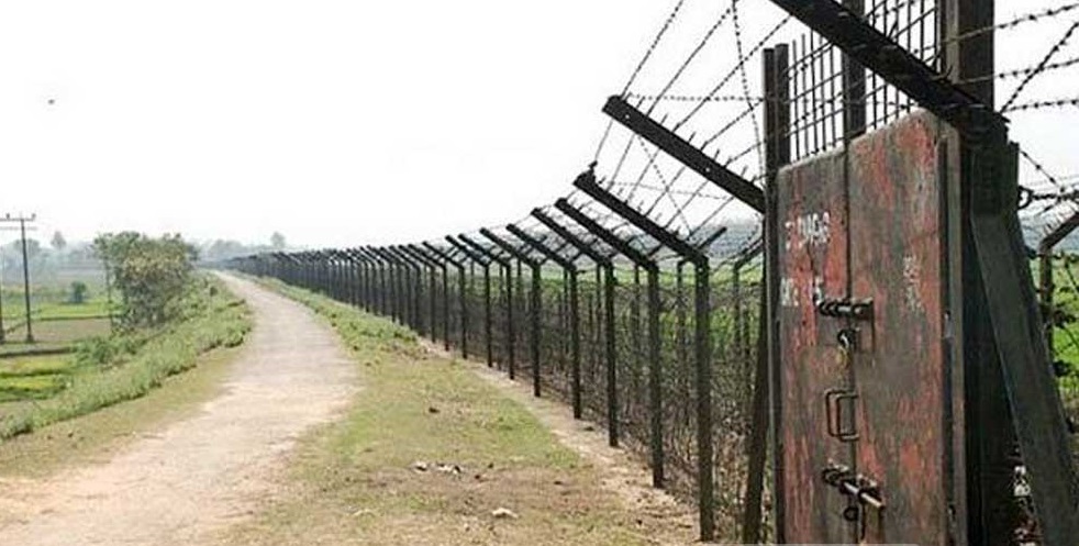 চাঁপাইনবাবগঞ্জে পদ্মায় বিএসএফ’র স্পিড বোটের ধাক্কায় যুবক আহত ॥ নিখোঁজ ১