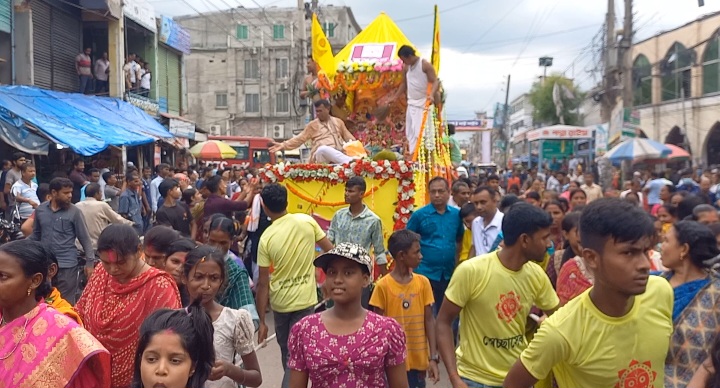 জয়পুরহাটে উল্টো রথের মধ্যে দিয়ে শেষ হয়েছে রথ যাত্রা