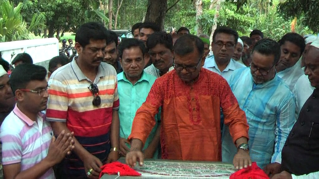নাটোরের লালপুরে ২টি রাস্তা পাকাকরণ কাজের উদ্বোধন