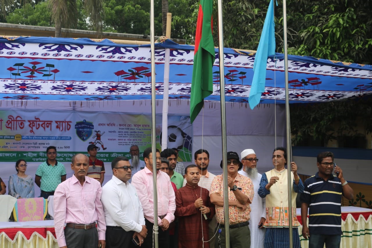 শিবগঞ্জে প্রমীলা ফুটবল ম্যাচ