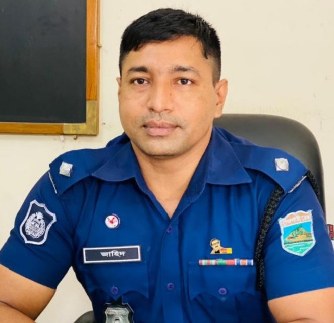কলেজে ভর্তি হতে না পারায় ছাত্রের জীবন নিয়ে ক্ষোভ ॥ প্রাণ বাঁচিয়ে লেখাপড়ার দায়িত্ব নিলেন ওসি