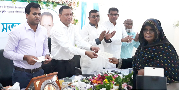 সুজানগরে দুরারোগ্য ব্যাধিতে আক্রান্ত অসহায় ২৭ রোগী পেল সাড়ে ১৩ লাখ টাকার আর্থিক সহায়তা