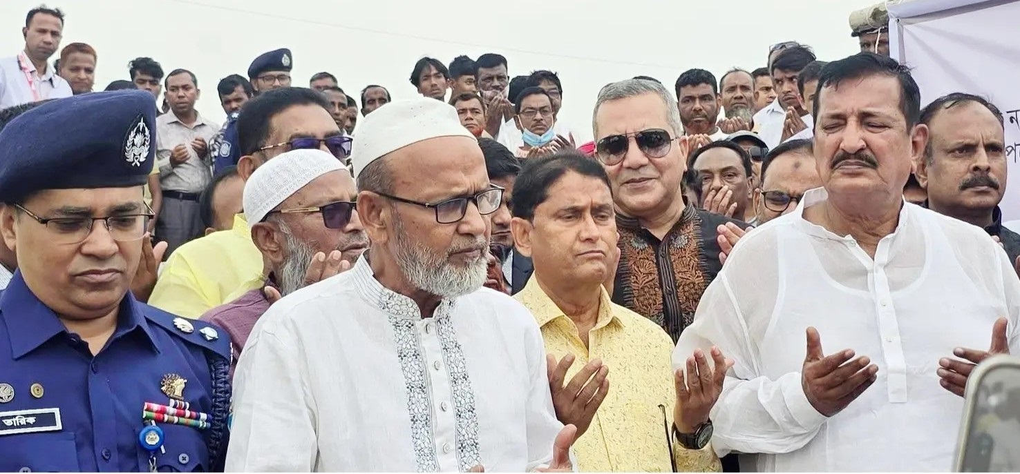 নিয়ামতপুরে খাল খনন কার্যক্রমের উদ্বোধনে ভূমিমন্ত্রী মিজানুর রহমান