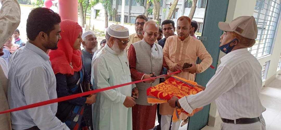 রহনপুরে শিক্ষা প্রতিষ্ঠানের একাডেমিক ভবনের শুভ উদ্বোধন করলেন এমপি