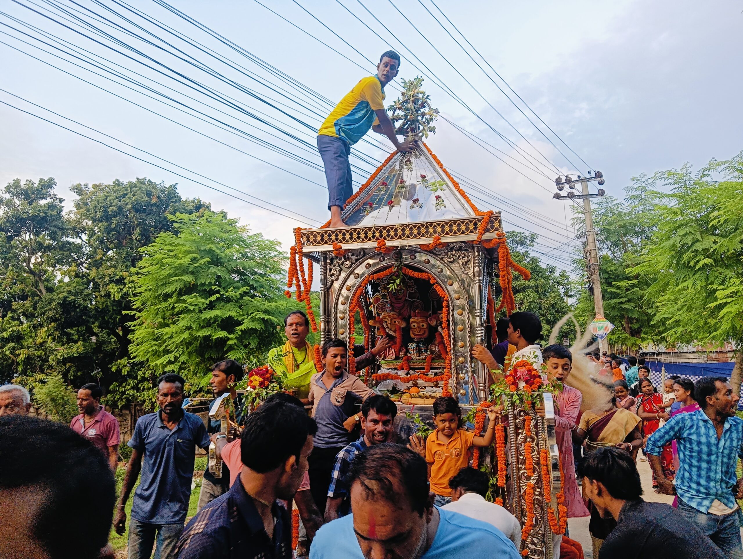 রহনপুরে সনাতন ধর্মাবলম্বীদের জগন্নাথদেবের রথযাত্রা অনুষ্ঠিত