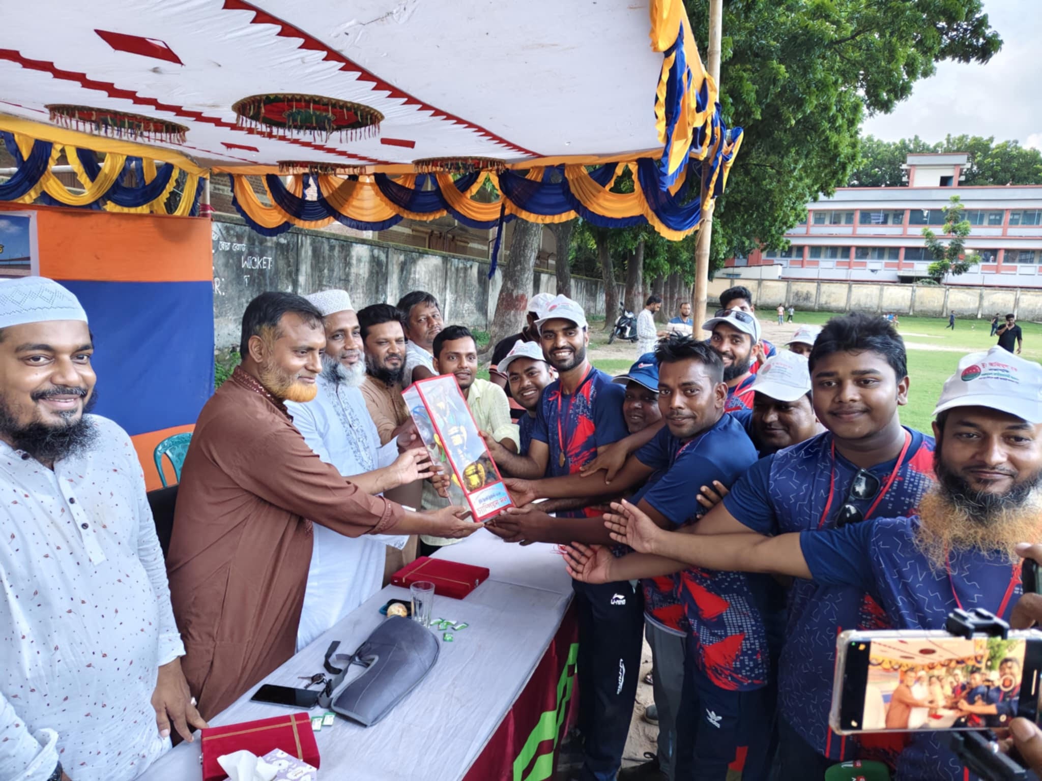 গোমস্তাপুরে সাংবাদিকদের প্রীতি ক্রিকেট ম্যাচ অনুষ্ঠিত