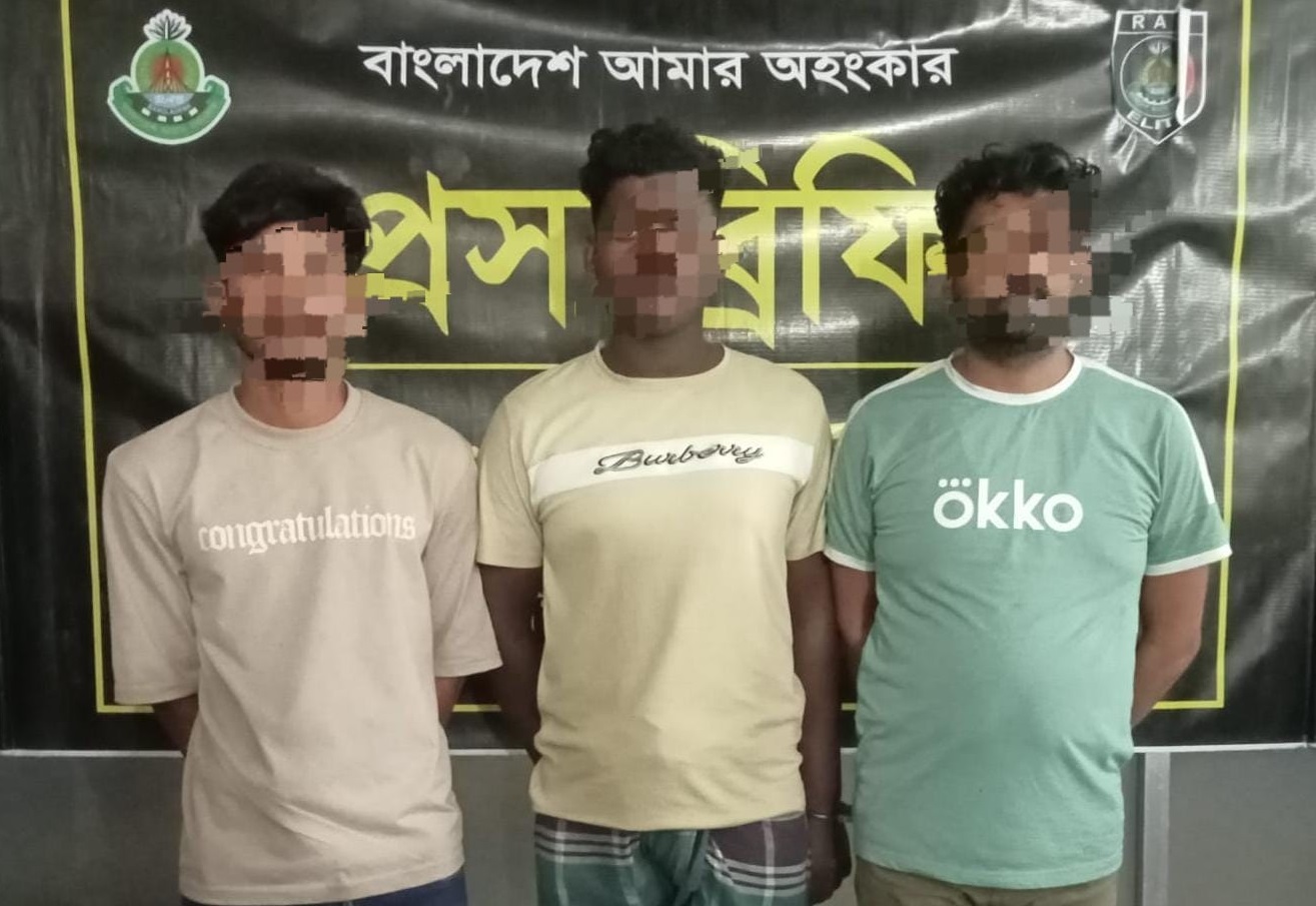 চাঁপাইনবাবগঞ্জে মাদকসহ ৩ জন মাদক কারবারী গ্রেফতার