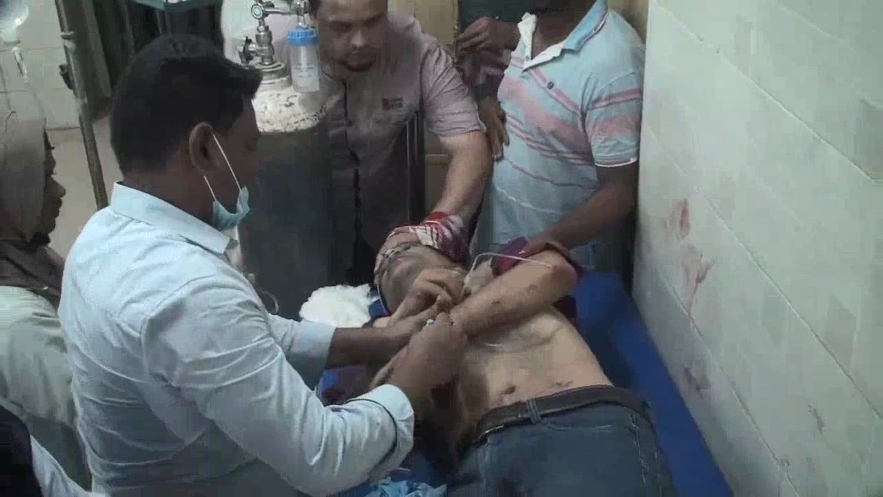 চাঁপাইনবাবগঞ্জে সাবেক কাউন্সিলর ও যুবলীগ নেতা জেমকে কুপিয়ে হত্যা ॥ উত্তেজিত নেতা-কর্মীরা