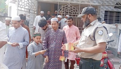 চাঁপাইনবাবগঞ্জে ডিএনসির মাদকবিরোধী লিফলেট বিতরণ