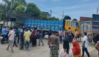 চাঁপাইনবাবগঞ্জে দুই সংগঠনের বিরোধে যান চলাচল বন্ধ ॥ ৮ ঘন্টা পর স্বাভাবিক