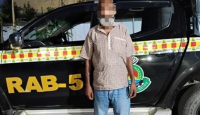 ভোলাহাটে র‌্যাবের অভিযানে হত্যা মামলার আসামি ইলিয়াস আটক