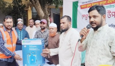 চাঁপাইনবাবগঞ্জ পৌরসভায় সদর এমপি’র ১৫টি স্প্রে মেশিনসহ উপকরণ বিতরণ
