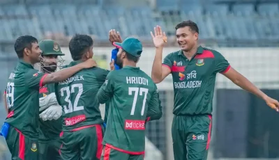 ০ রানেই ৩ উইকেট নেই অস্ট্রেলিয়ার