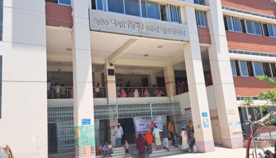 বিশেষজ্ঞশূন্য চাঁপাইনবাবগঞ্জ জেলা হাসপাতালে- চিকিৎসা নিতে ছুটতে হচ্ছে রাজশাহী