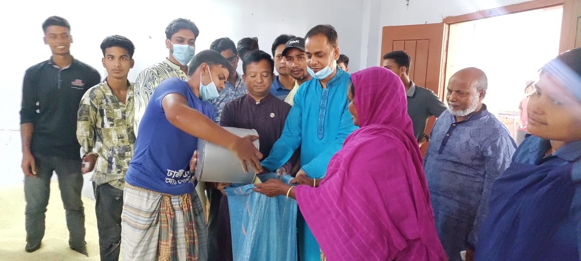চককীর্তিতে ৫ হাজার ৬০ পরিবারকে ভিজিএফ’র চাল বিতরণ