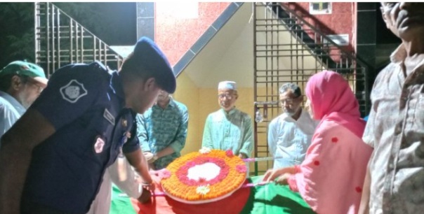 গোমস্তাপুরের রাষ্ট্রীয় মর্যাদায় বীর মুক্তিযোদ্ধা আতাউর রহমান’র দাফন সম্পন্ন