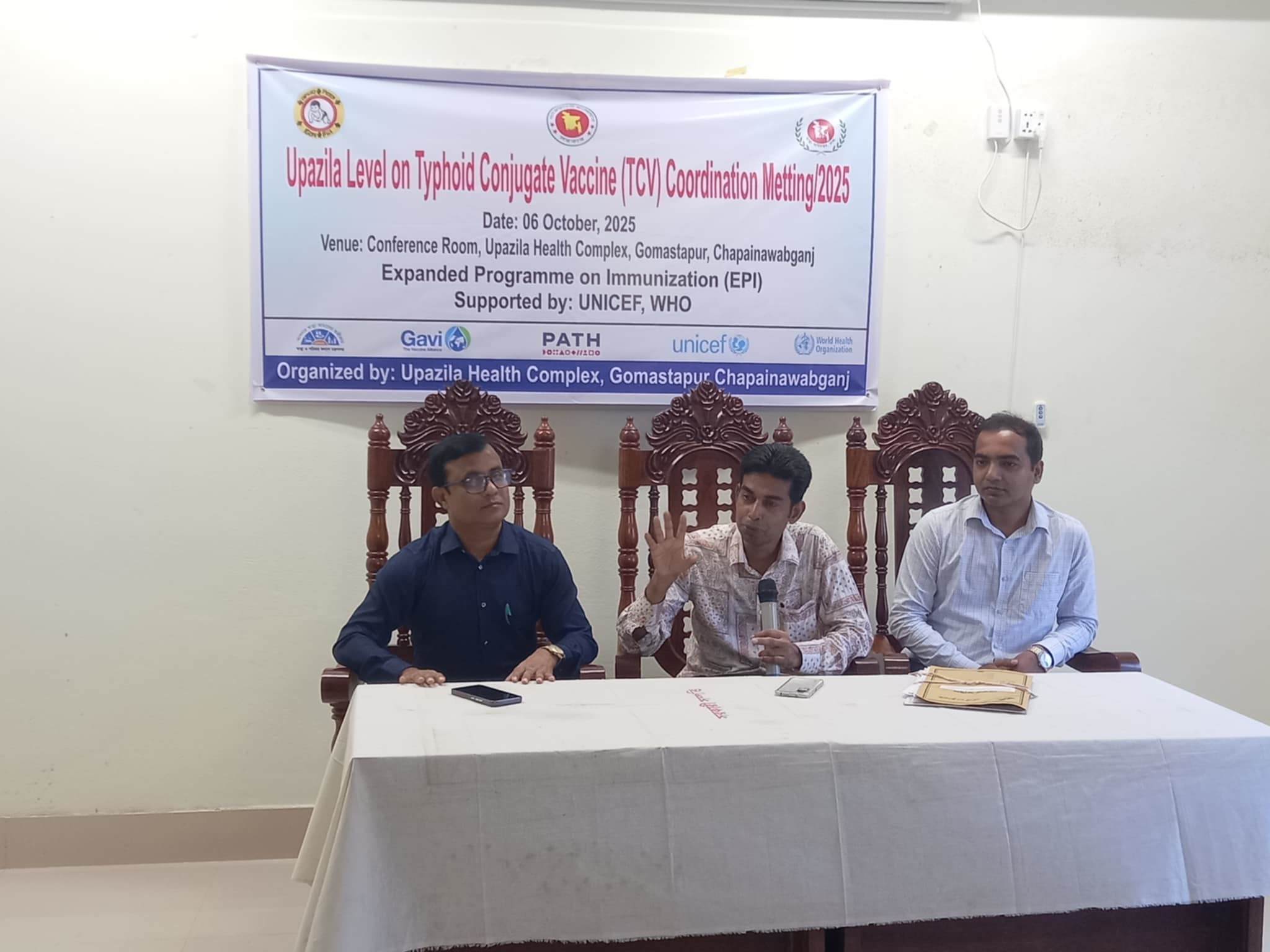 গোমস্তাপুরে টাইফয়েড টিকাদান ক্যাম্পেইন