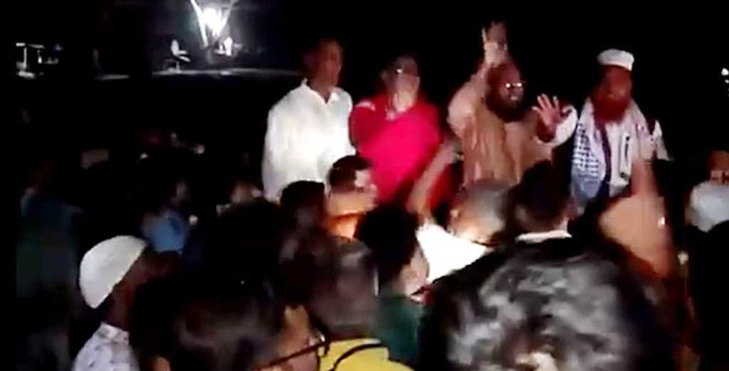 রাজশাহীতে ‘ইমাম নিয়োগ নিয়ে’ বিএনপি-জামায়াত সংঘর্ষ ॥ নিহত ১