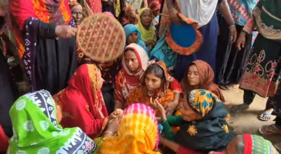 জয়পুরহাটে শিশু শিক্ষার্থীর বস্তাবন্দি লাশ উদ্ধার ॥ দুই নারী আটক