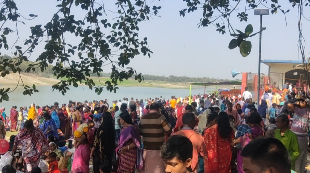 রহনপুরের মকরমপুরে মহাশ্মশানে পূর্নস্নান অনুষ্ঠিত