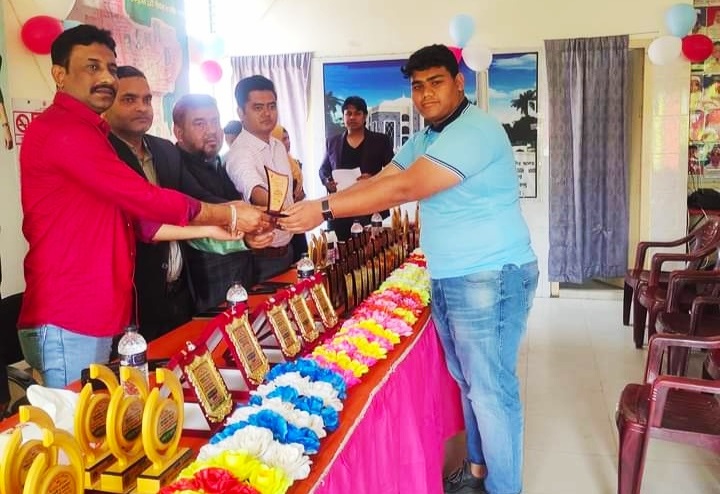 ভোলাহাটে সম্পর্ক রক্তদান ফাউন্ডেশনের প্রতিষ্ঠা বার্ষিকী উদযাপন