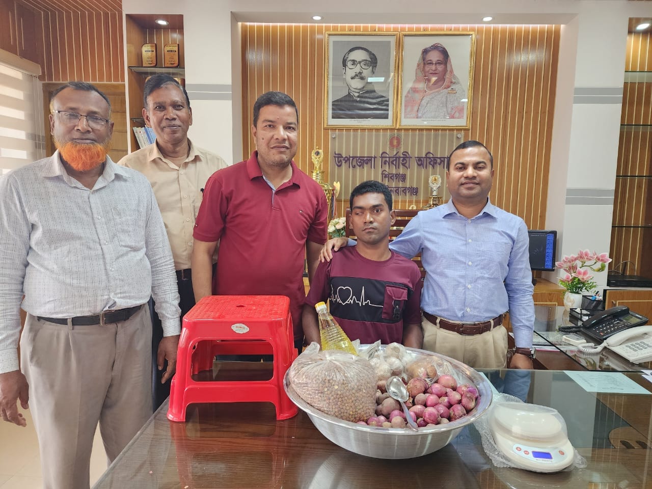 শিবগঞ্জে প্রতিবন্ধী শামীমের কর্মসংস্থান সৃষ্টি
