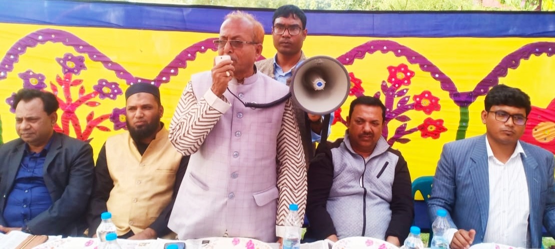 ভোলাহাটে অটো মালিক সমিতির বার্ষিক বনভোজন