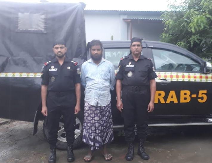 চাঁপাইনবাবগঞ্জের ৯ বছরের শিশু ধর্ষণ মামলার প্রধান আসামী র‌্যাবের হাতে গ্রেফতার