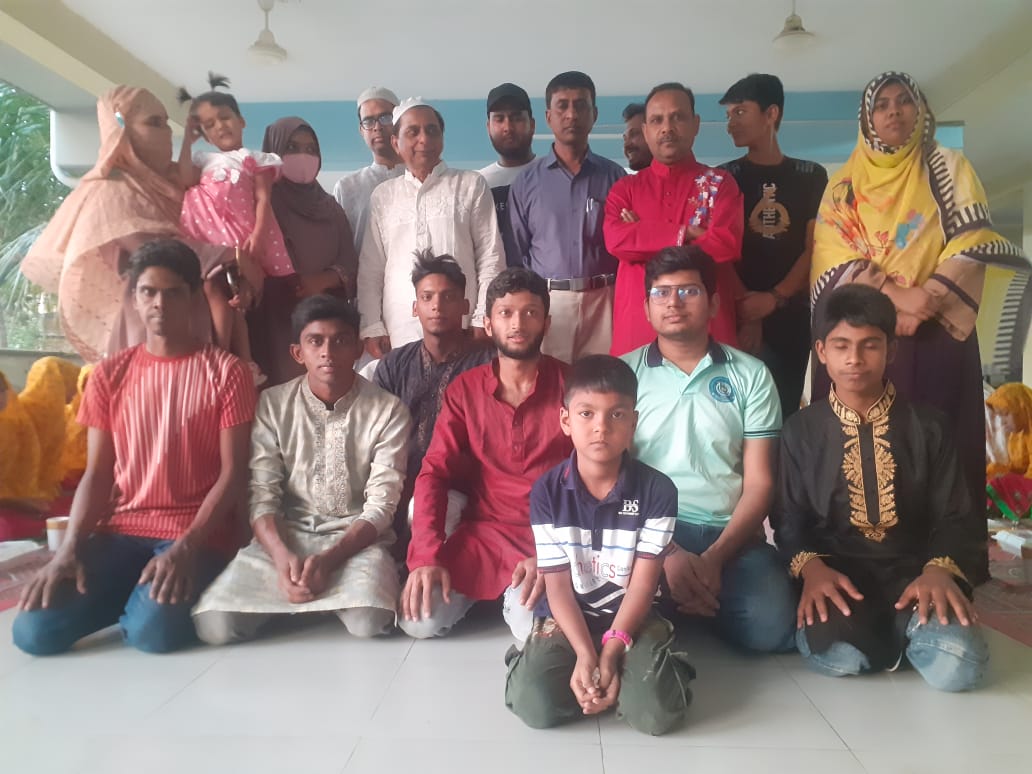 সরকারী শিশু পরিবারের সদস্যদের নিয়ে বেটার চাঁপাইনবাবগঞ্জ হেল্পলাইনের ইফতার