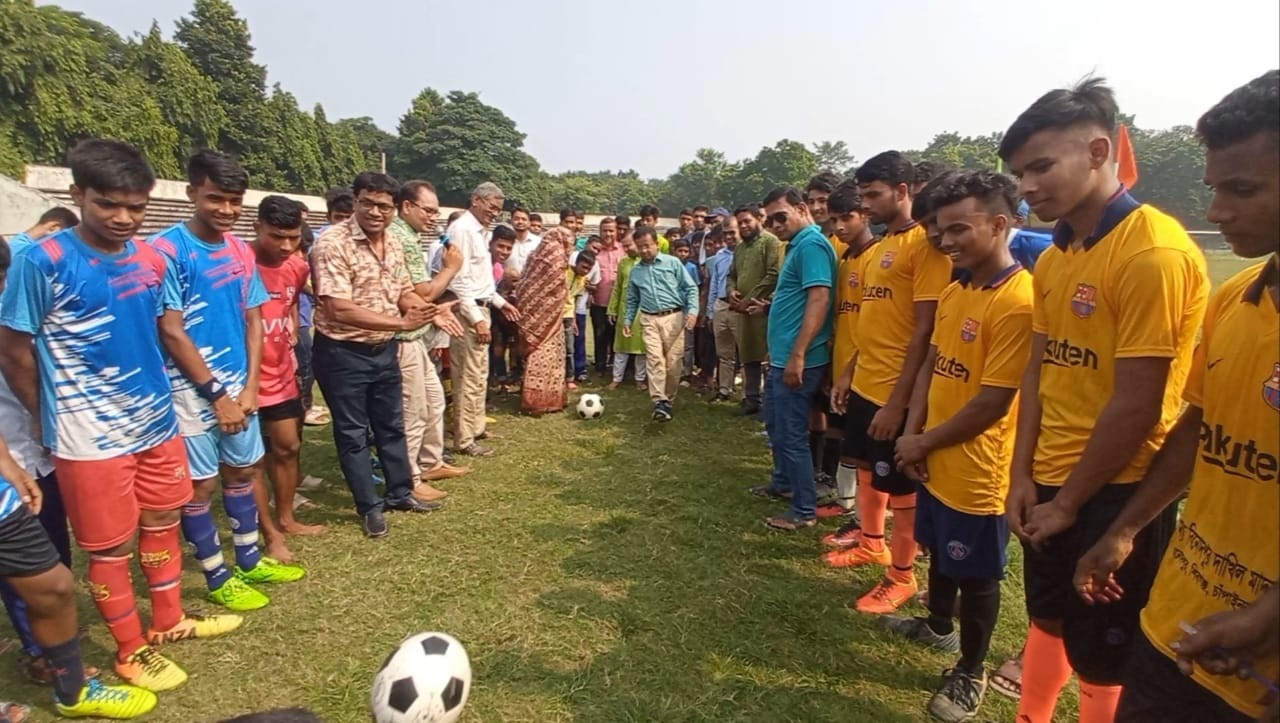 শিবগঞ্জে গ্রীষ্মকালীন ফুটবল প্রতিযোগিতার উদ্বোধন