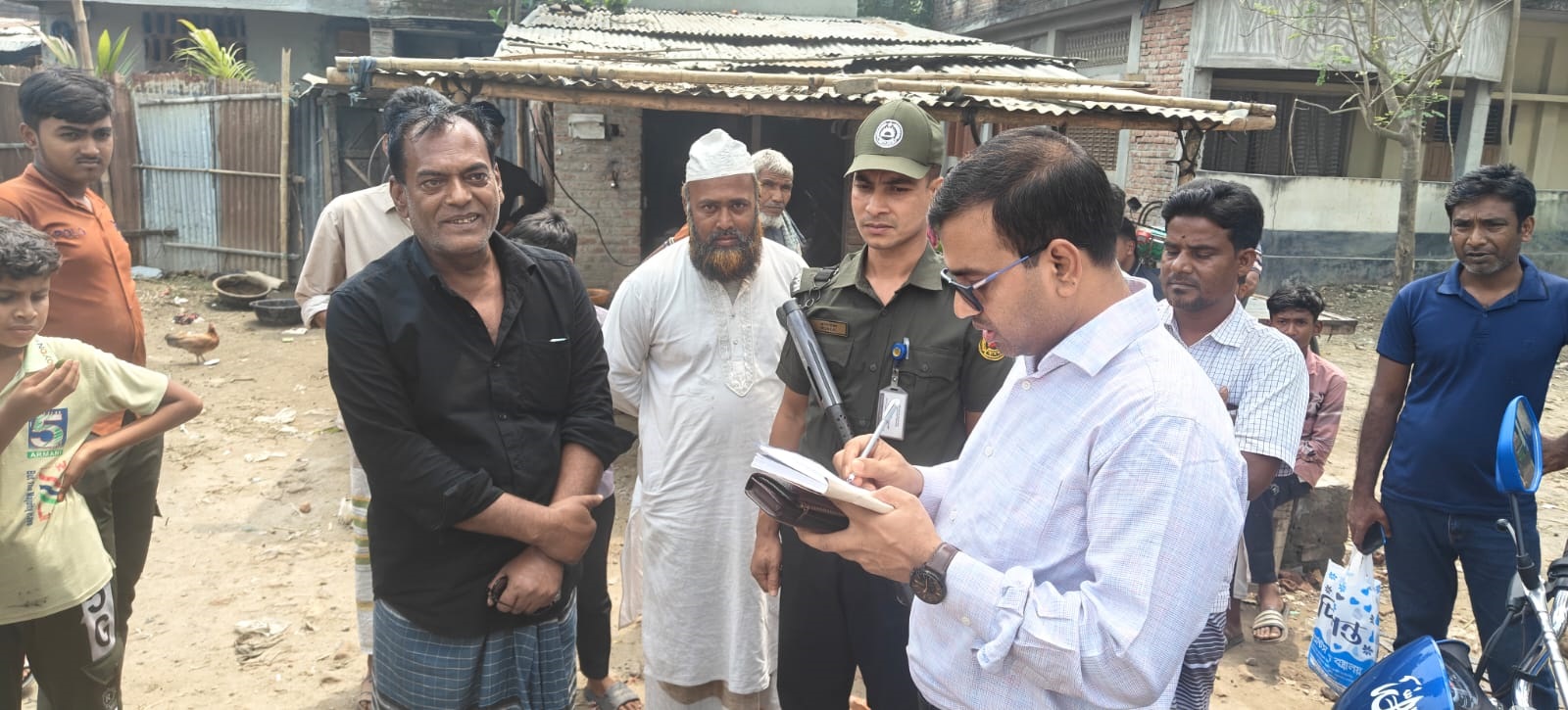 গোমস্তাপুরে মোবাইল কোর্টে ১১ মামলায় জরিমানা